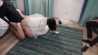Creampie auf Hahnreis Schwanz. Kondom brach nach der Hochzeit